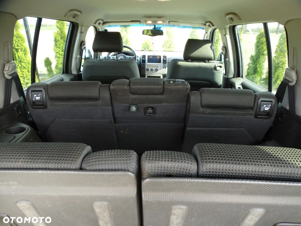 Nissan Pathfinder 2.5 DCi Elegance + - 4