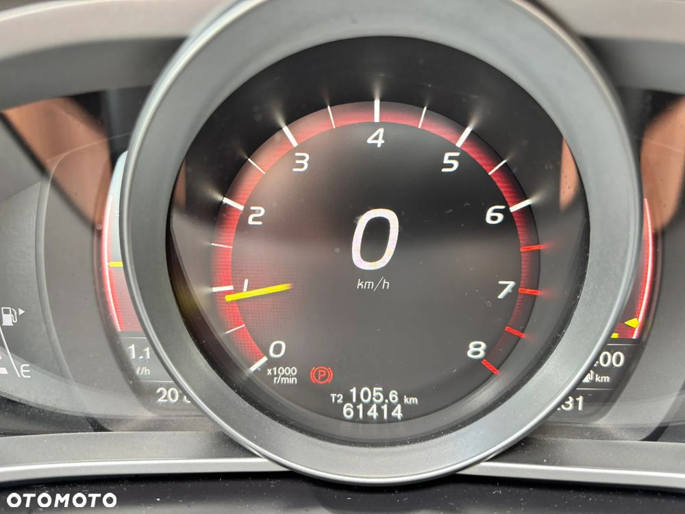 Volvo V40 Cross Country T3 Drive-E Summum - 9