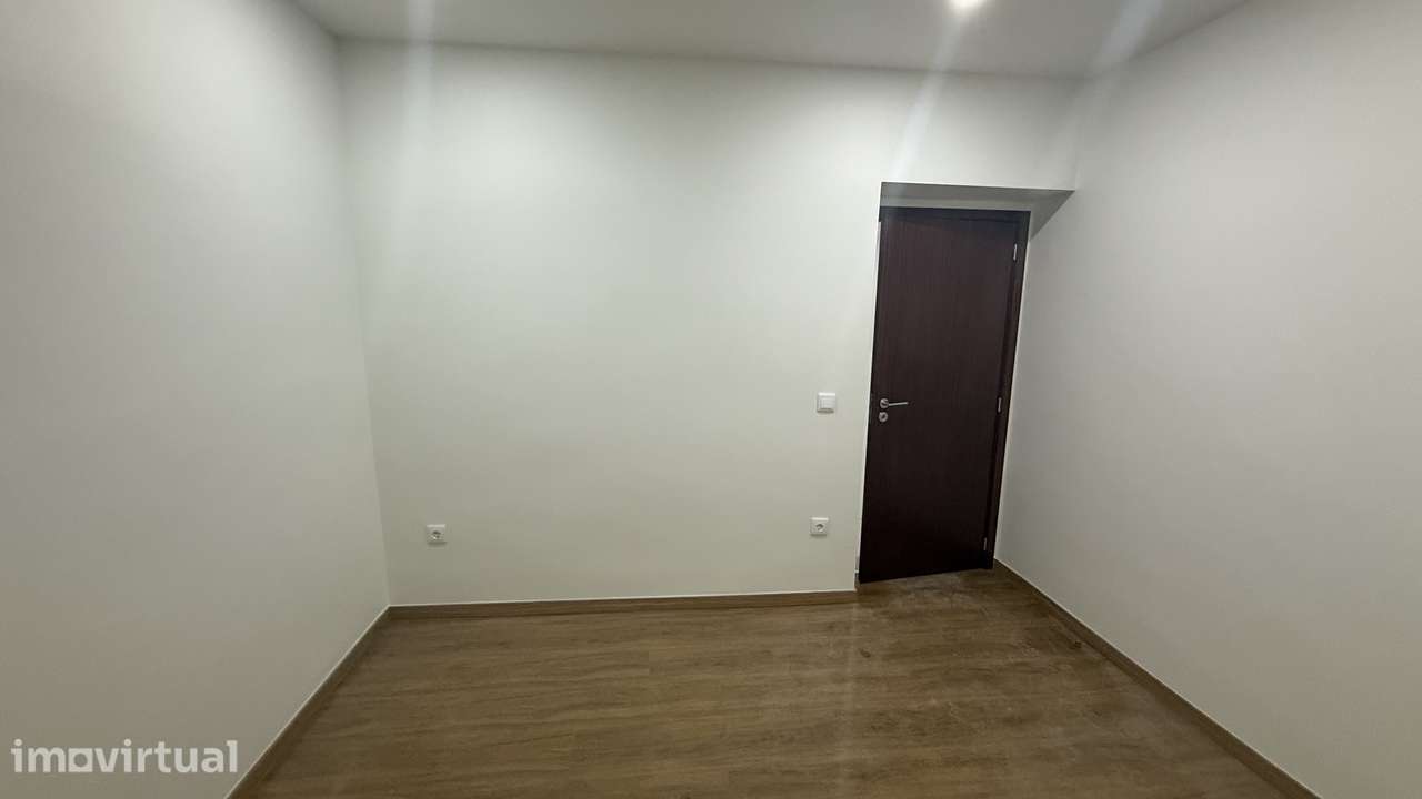 Arrendo apartamento T1 remodelado em Fornelo - Grande imagem: 2/9
