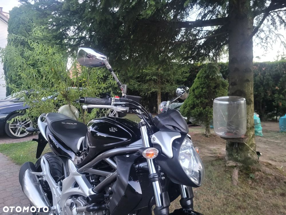 Suzuki Gladius - 4