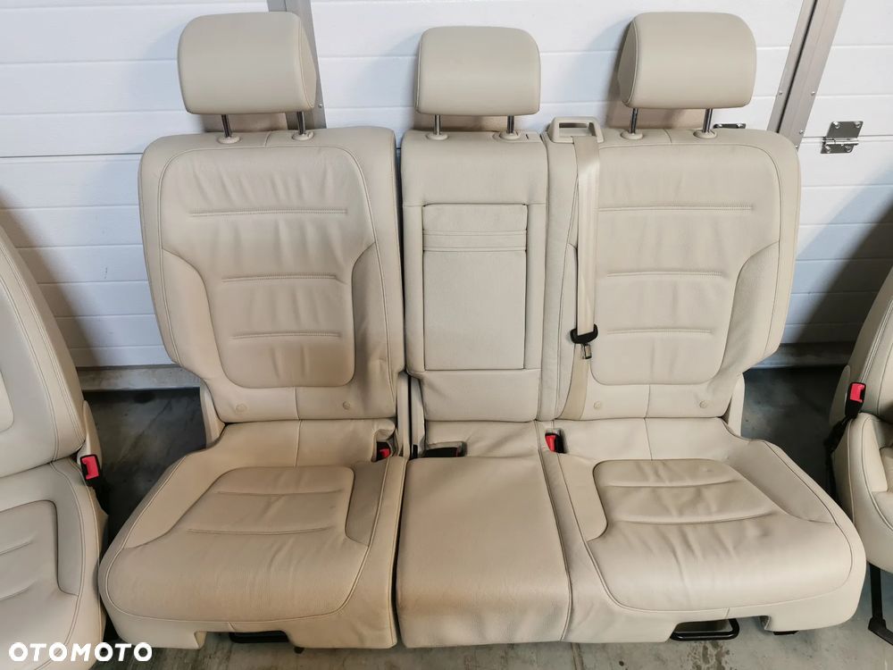 VW TOUAREG 7P 10-18R FOTEL FOTELE KOMPLET KANAPA SKÓRA JASNA KOMPLET FOTELI TOUAREG 7P - 4