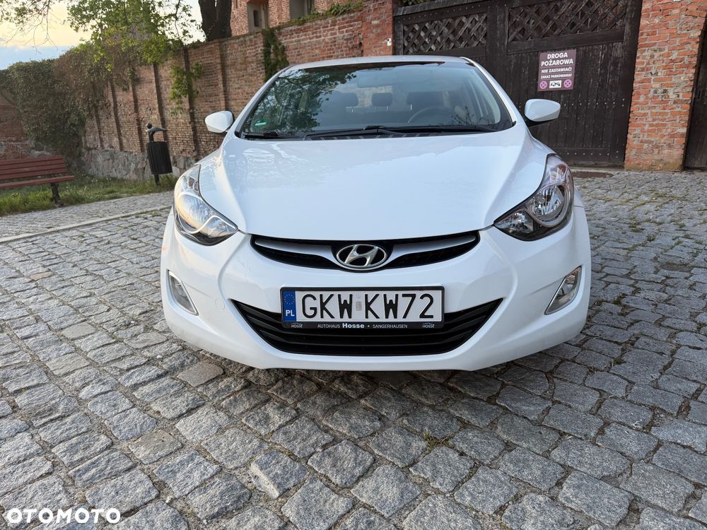 Hyundai Elantra 1.6 Comfort - 24