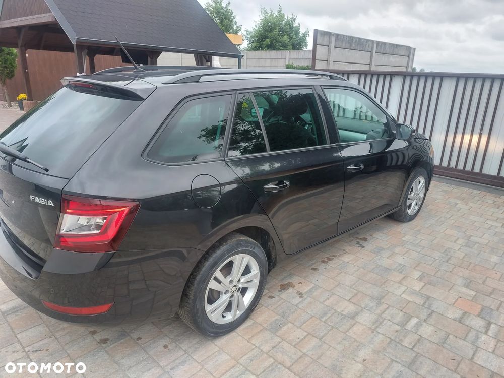 Skoda Fabia - 10