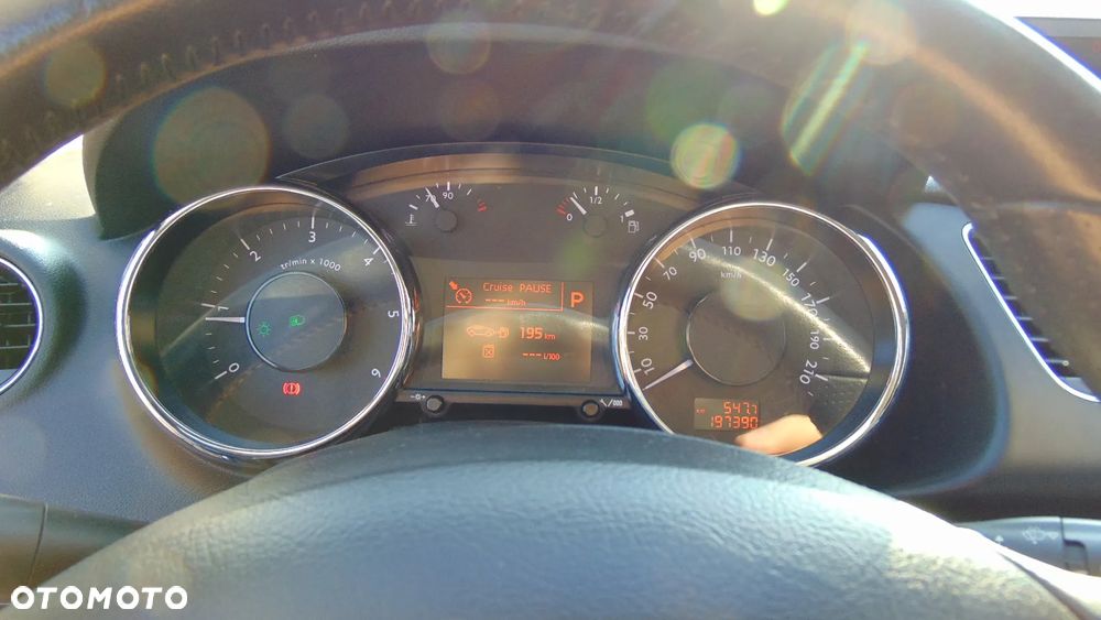 Peugeot 3008 HDi FAP 165 Automatik Business-Line - 24