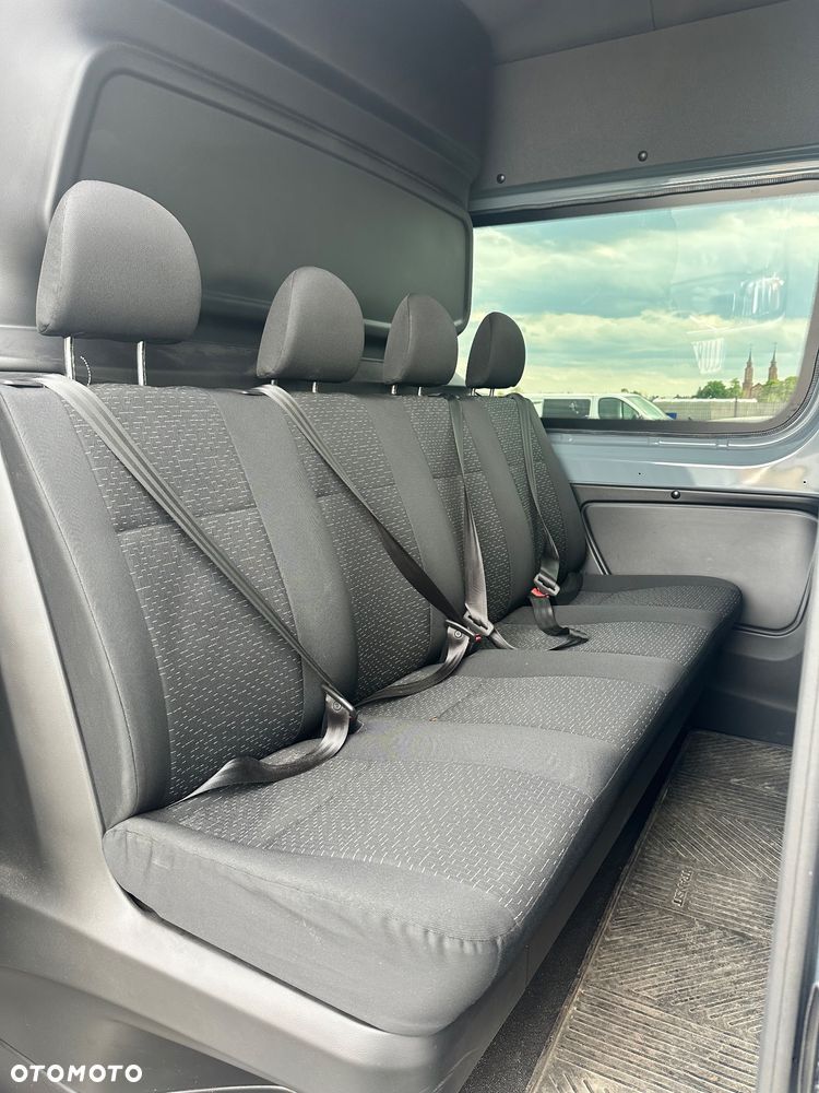 Mercedes-Benz Sprinter - 13