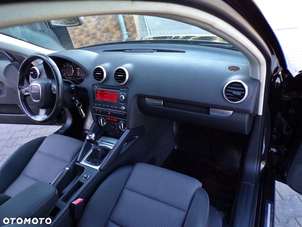 Audi A3 Sportback 2.0 TDI S line Sportpaket plus - 16