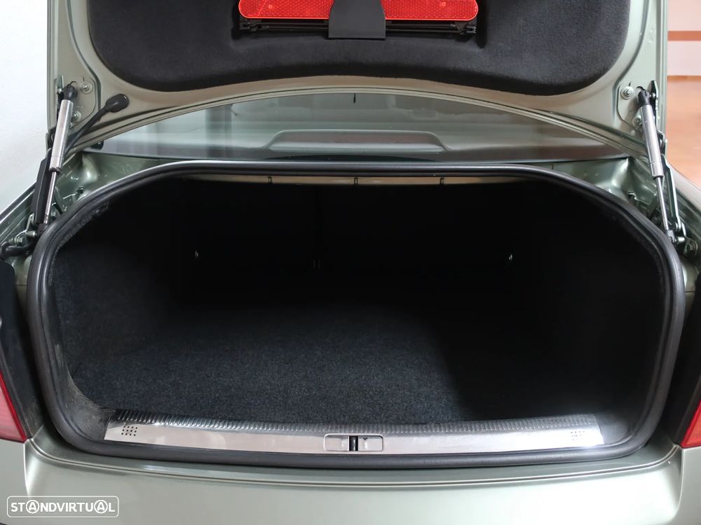 VW Passat 1.9 TDi Confortline - 11