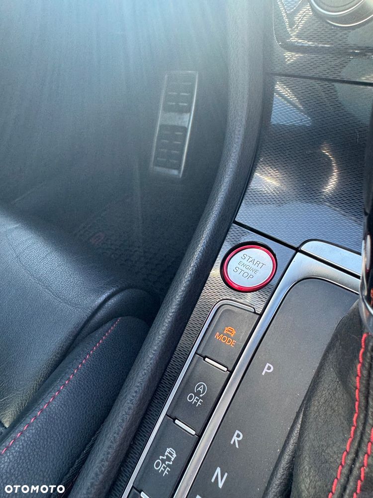 Volkswagen Golf - 17