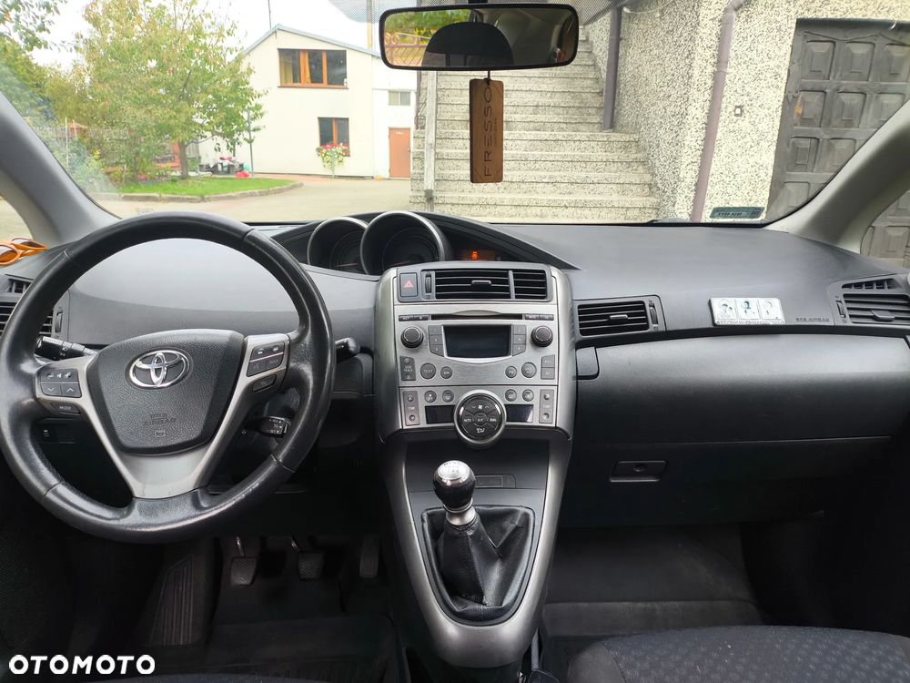 Toyota Verso 2.0 D-4D Luna 7os - 19
