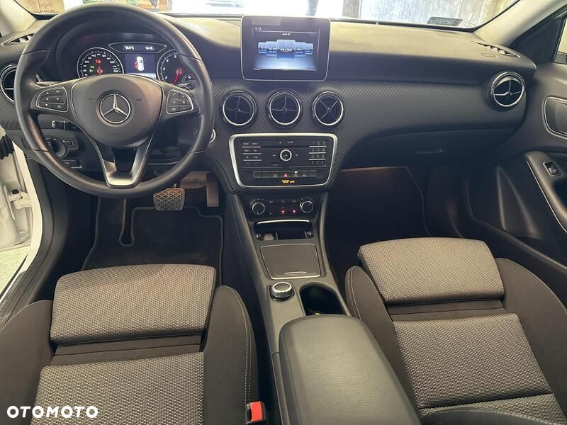 Mercedes-Benz GLA - 22