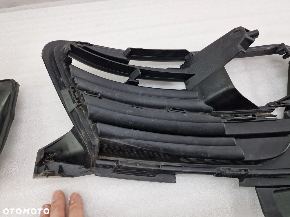 PEUGEOT 308 T9 II LIFT 17- LEWA KRATKA BOCZNA ZDERZAKA PRZEDNIEGO PRZÓD , NR 99894480 , NR AUKCJI D/45 - 9