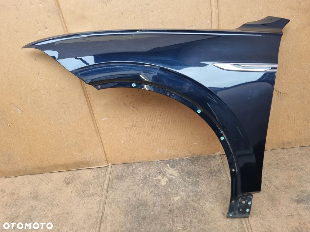 VW TOUAREG III 3 760 BŁOTNIK LEWY PRZÓD - 1