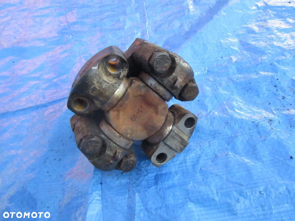 Flansza krzyżak przegub skrzyni biegów 223968A1 229108A1 Case McCormick XTX165 XTX185 XTX200 XTX215 - 2