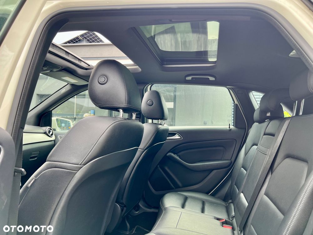 Mercedes-Benz Klasa B 250 4-Matic Style - 22