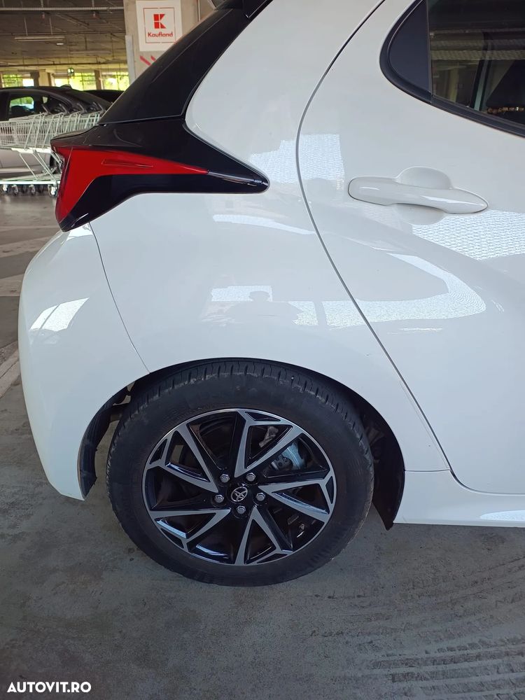 Toyota Yaris 1.5 VVT-i HSD Dynamic Plus - 14