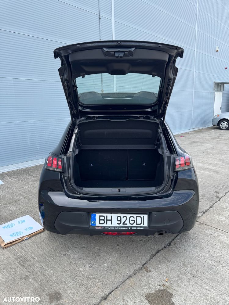 Peugeot 208 - 29
