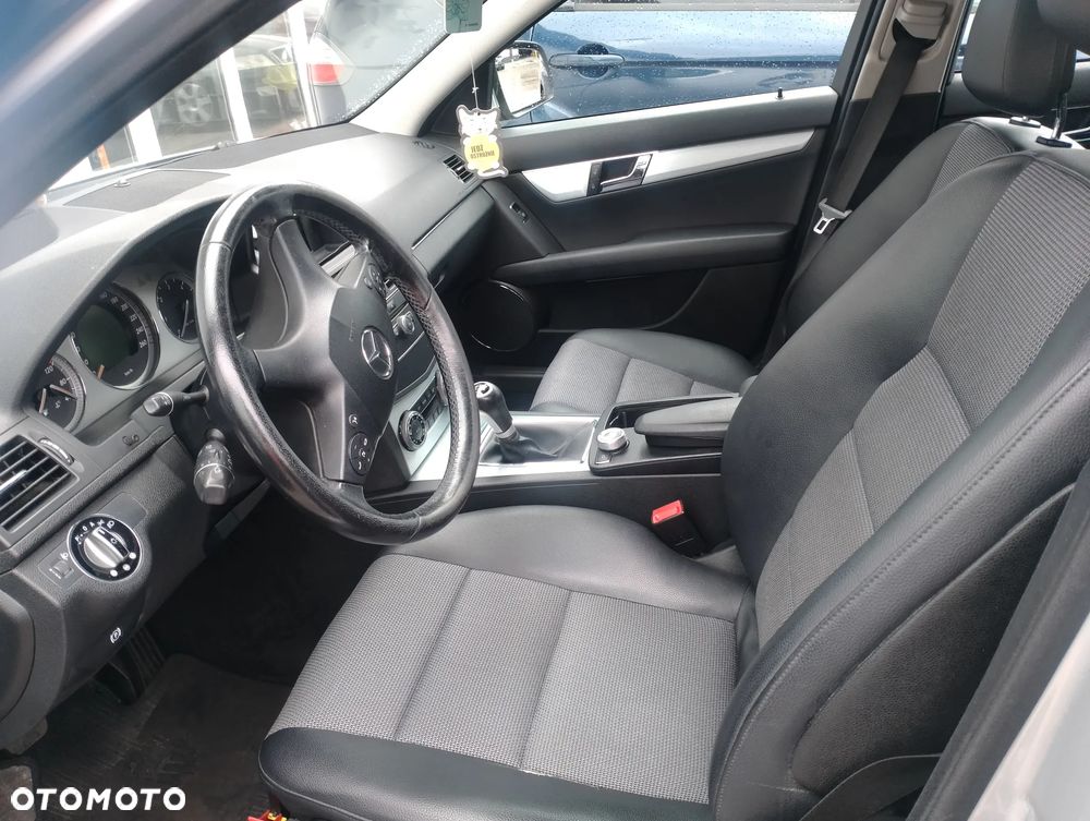 Mercedes-Benz C-Class 2008 photo 3