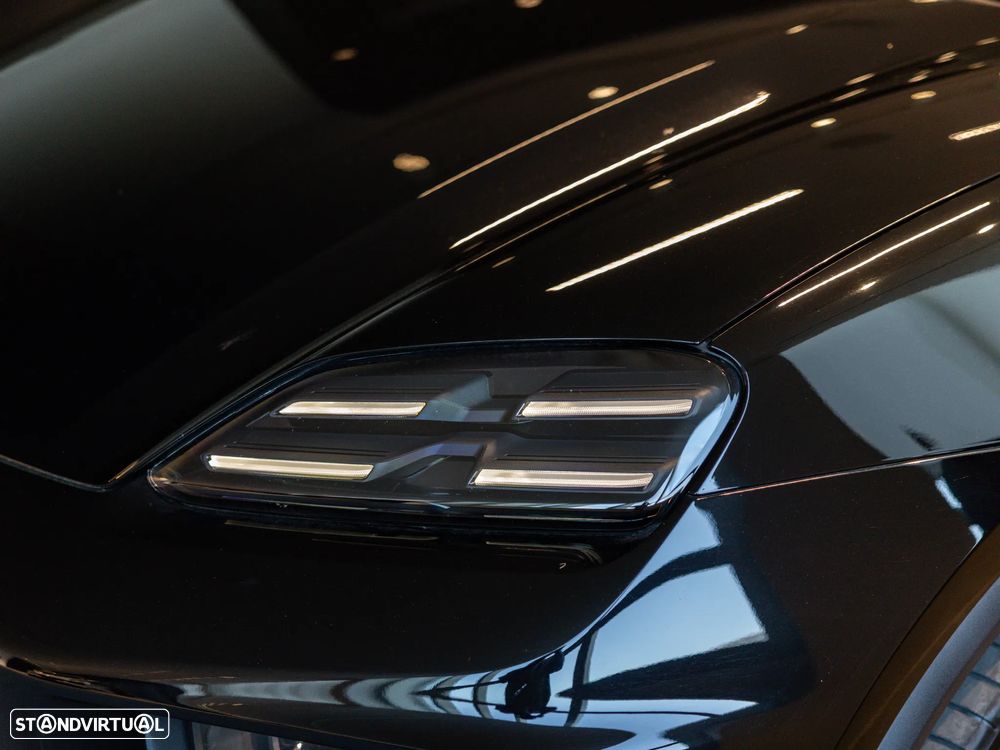 Porsche Macan Electric - 12