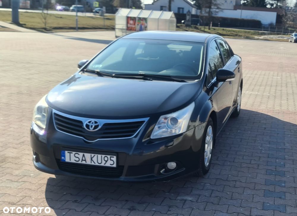 Toyota Avensis 1.6 Luna - 1