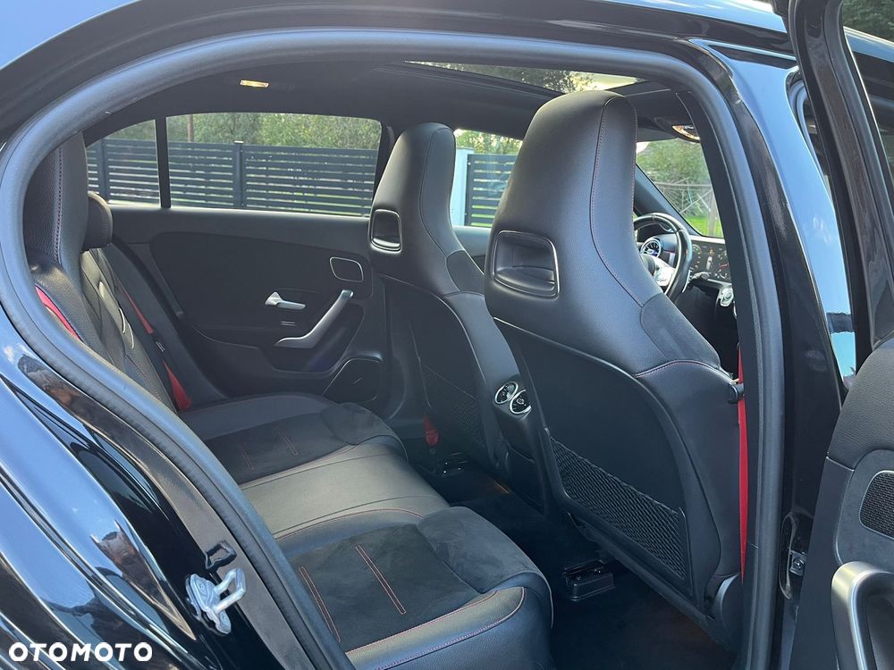 Mercedes-Benz Klasa A AMG 35 4Matic AMG Speedshift DCT 7G - 21