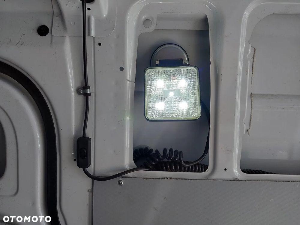 Mercedes-Benz Sprinter - 16