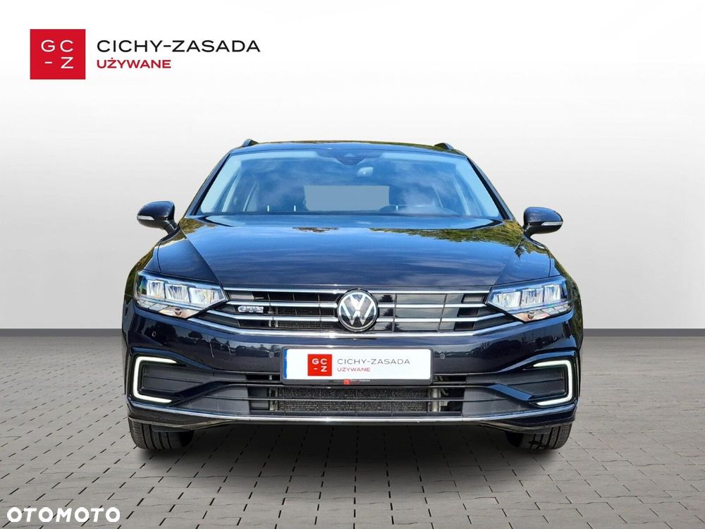 Volkswagen Passat - 8