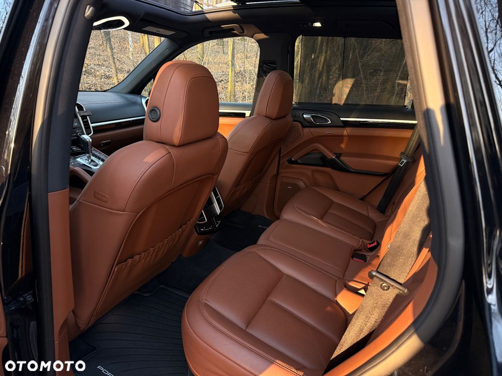 Porsche Cayenne S - 17