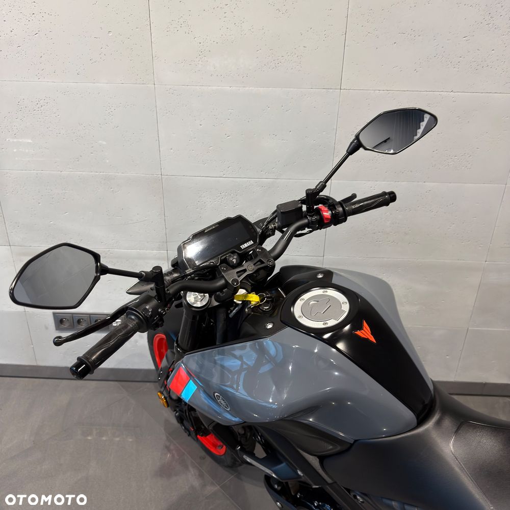 Yamaha MT - 12