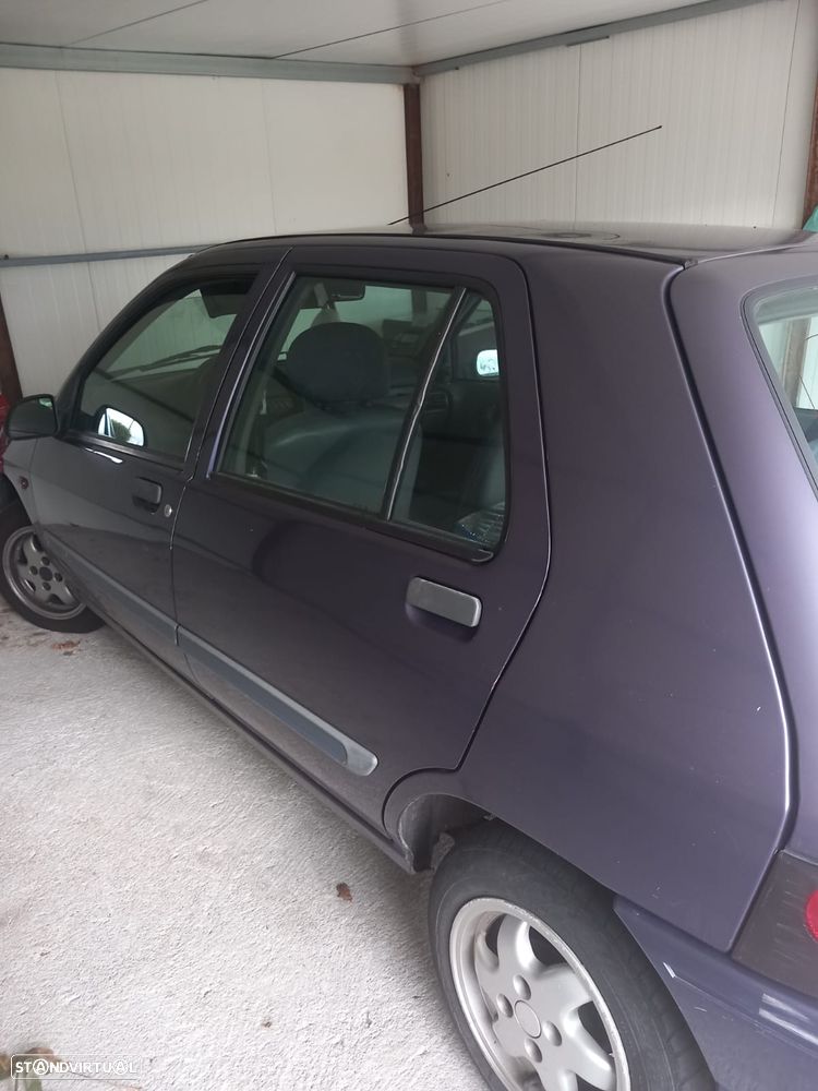 Renault Clio 1.2 RN - 1