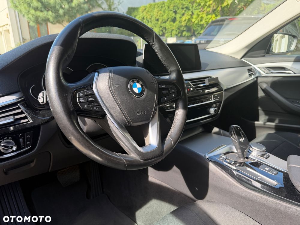 BMW Seria 5 530i xDrive - 21