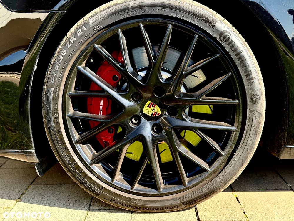 Porsche Panamera Turbo - 35