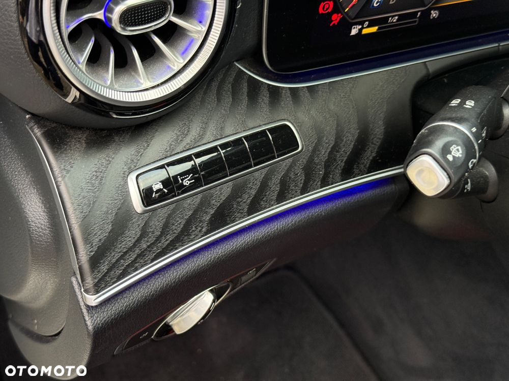 Mercedes-Benz Klasa E 220 d 4-Matic 9G-TRONIC - 27