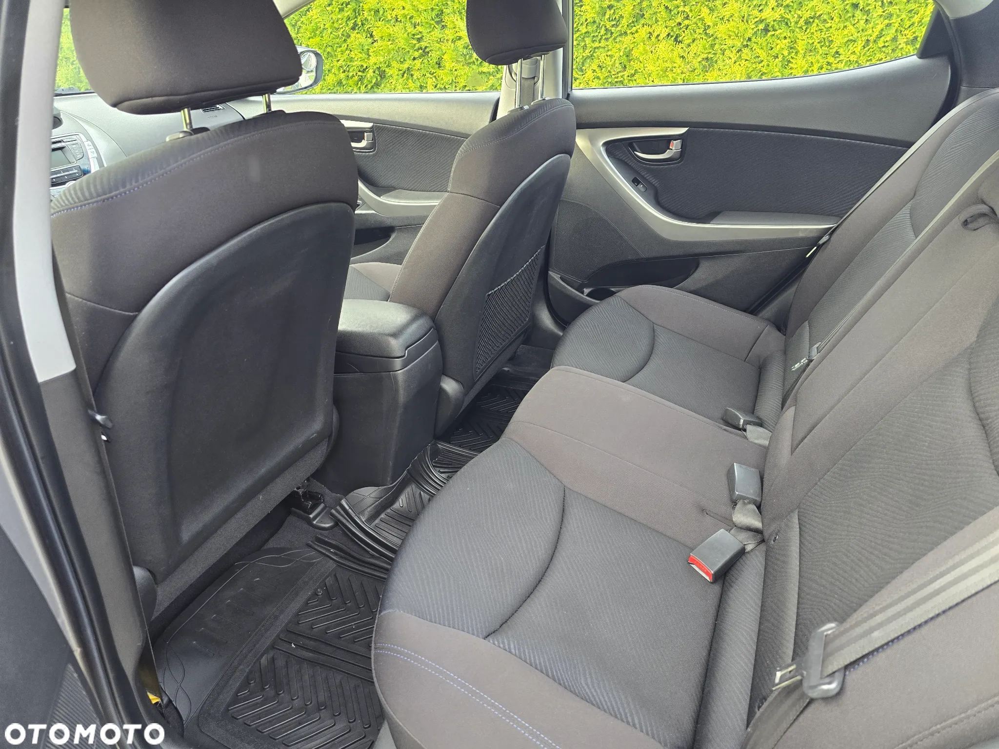Hyundai Elantra 1.6 Comfort - 19