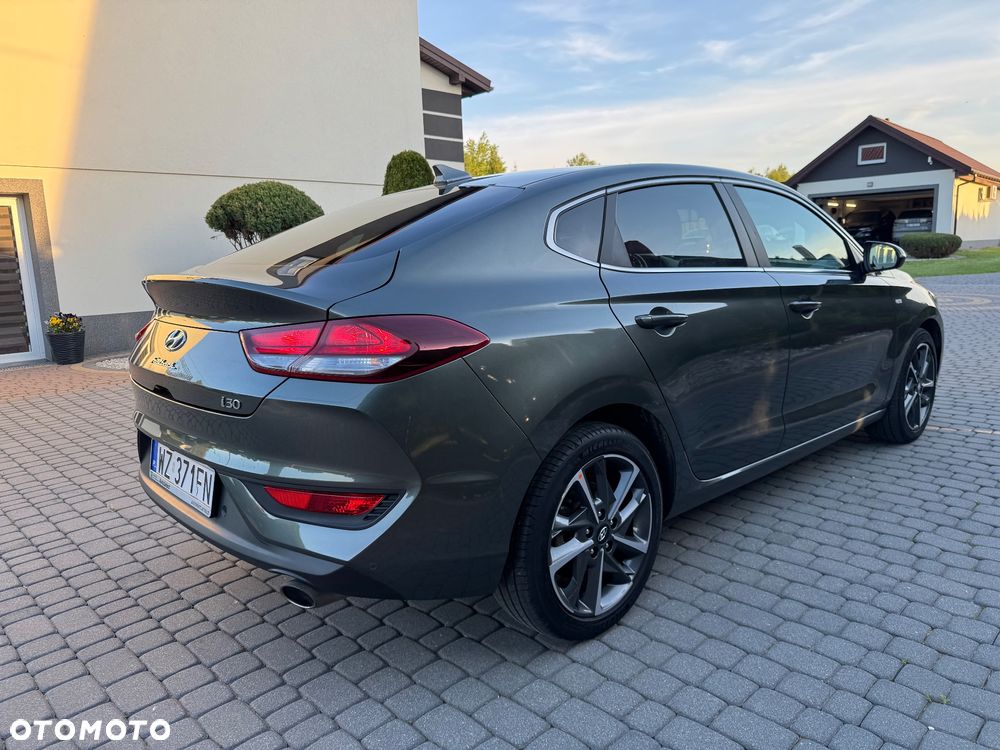 Hyundai i30 1.5 T-GDI 48V Comfort DCT - 14