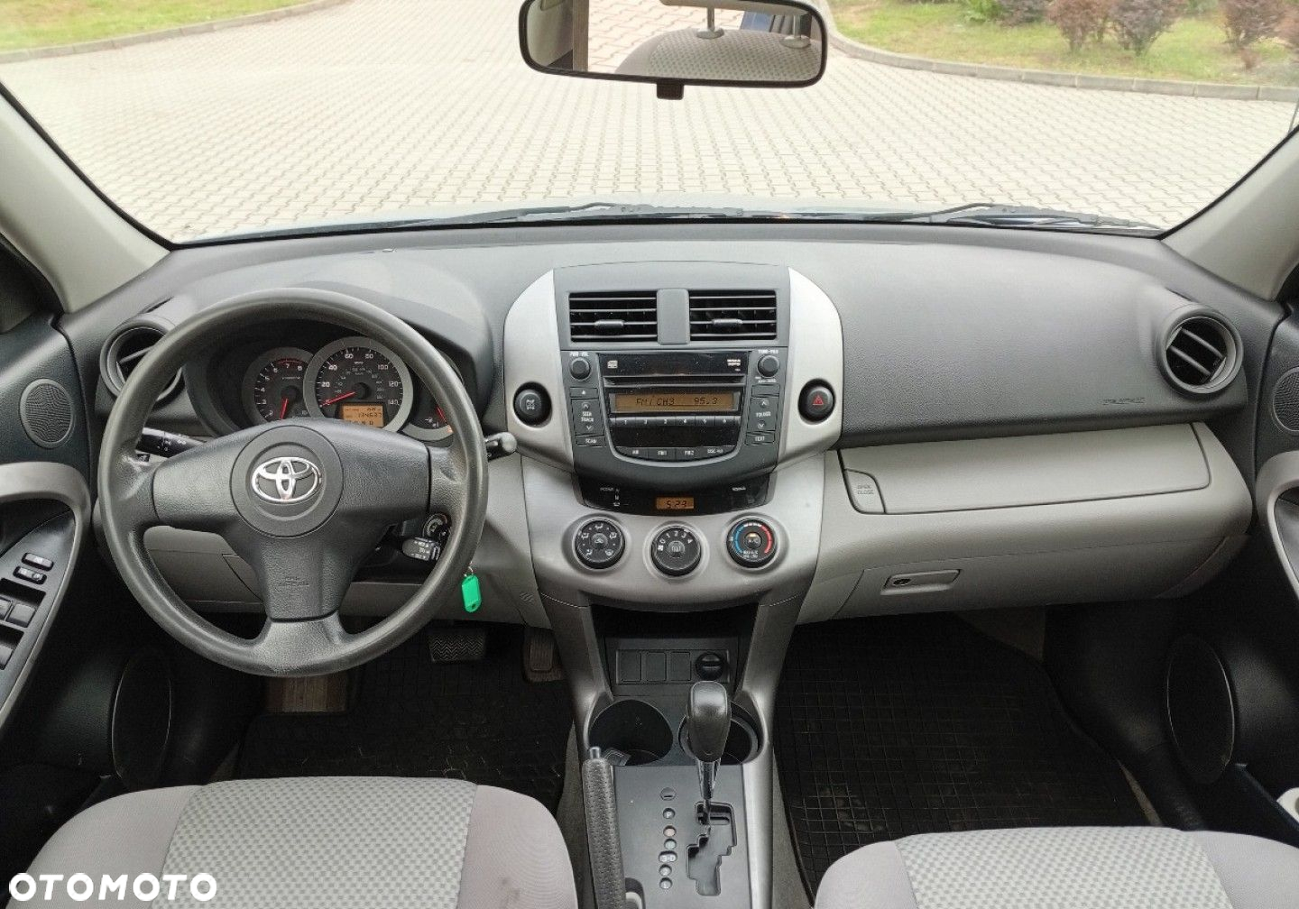 Toyota RAV4 - 22