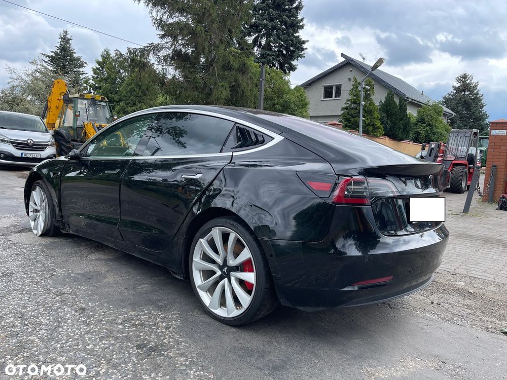 Tesla Model 3 Langstreckenbatterie Allradantrieb Dual Motor - 35