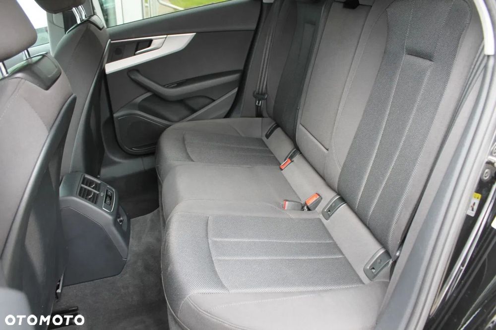 Audi A4 Avant 35 TFSI mHEV Advanced S tronic - 16