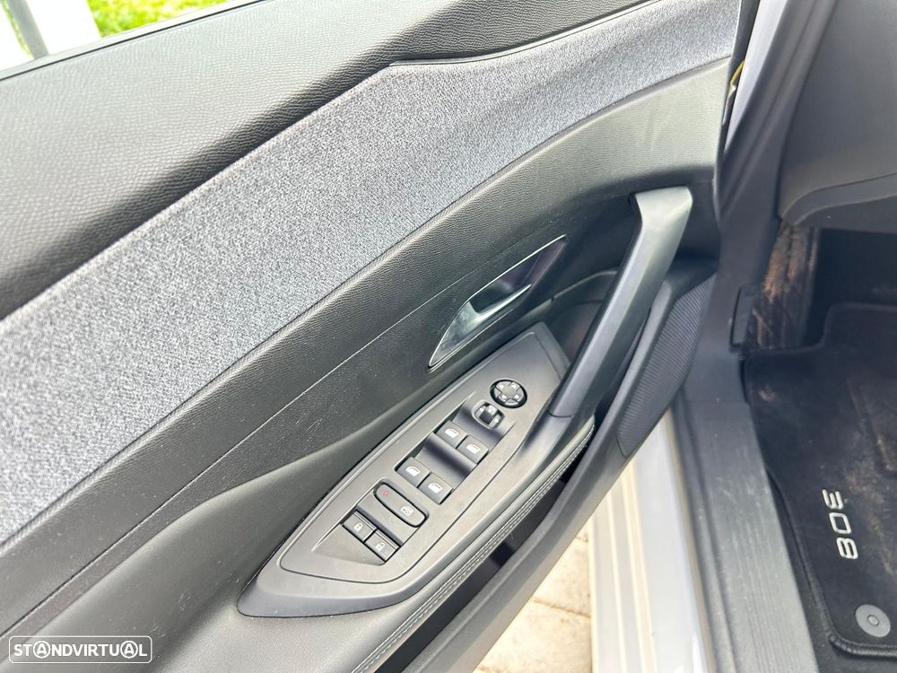 Peugeot 308 PureTech 130 EAT8 Allure Pack - 29