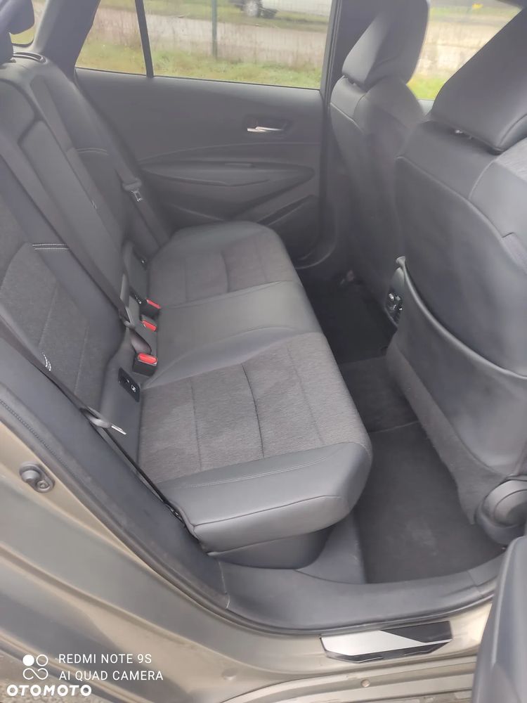 Toyota Corolla 1.8 Hybrid Active - 18