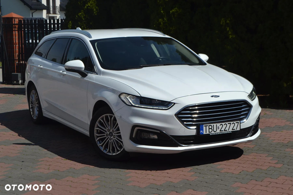 Ford Mondeo 2.0 Hybrid Titanium