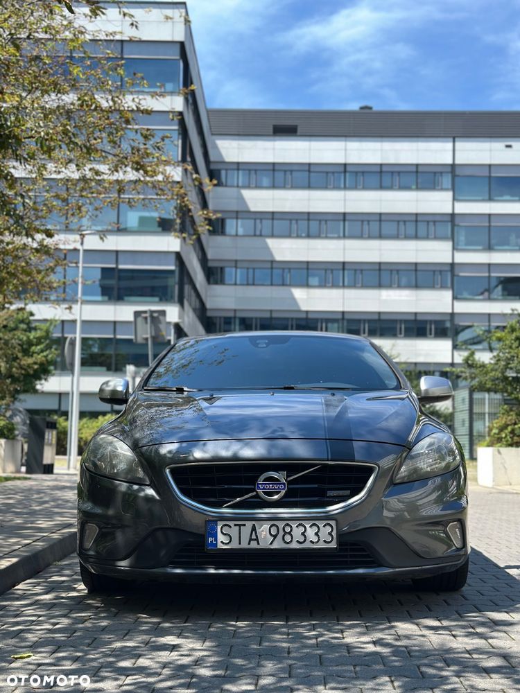 Volvo V40 D4 R-Design - 2