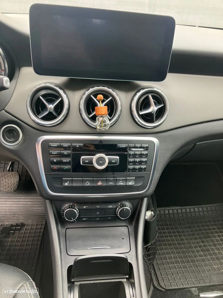 Mercedes-Benz GLA 200 - 13