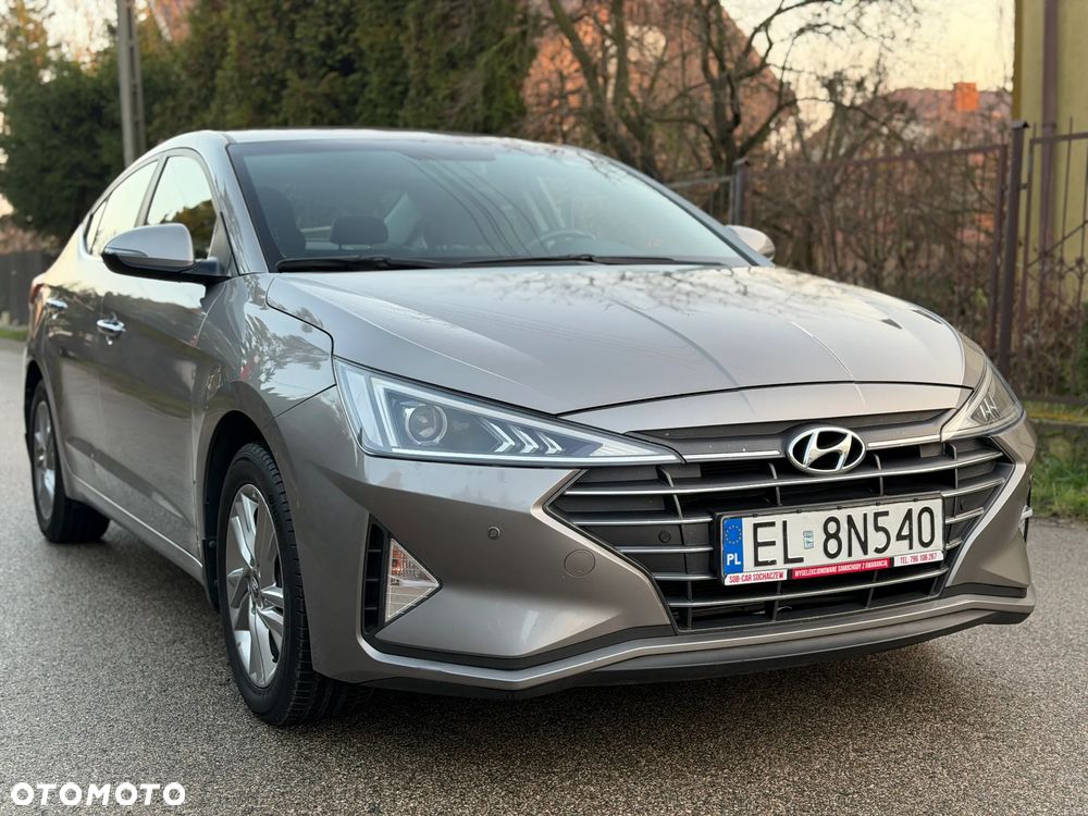 Hyundai Elantra 1.6 Comfort - 3