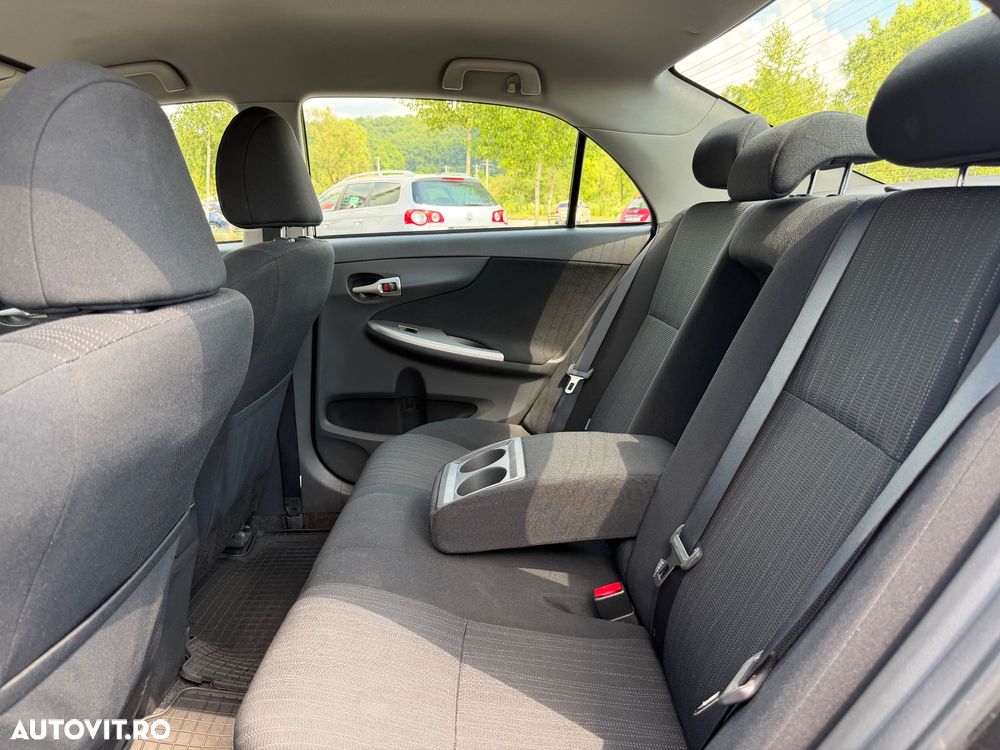 Toyota Corolla 2.0 D-4D DPF Sol - 10