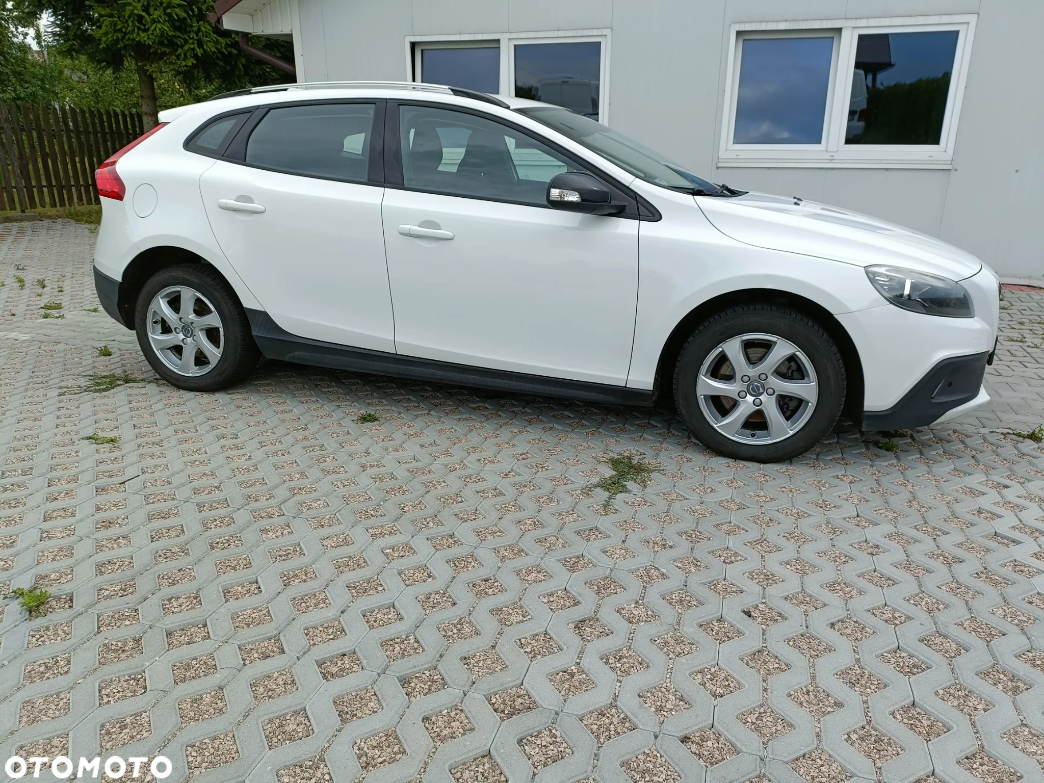Volvo V40 Cross Country D2 Momentum - 4