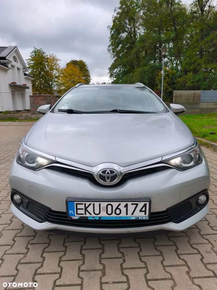 Toyota Auris 1.6 D-4D Premium - 4
