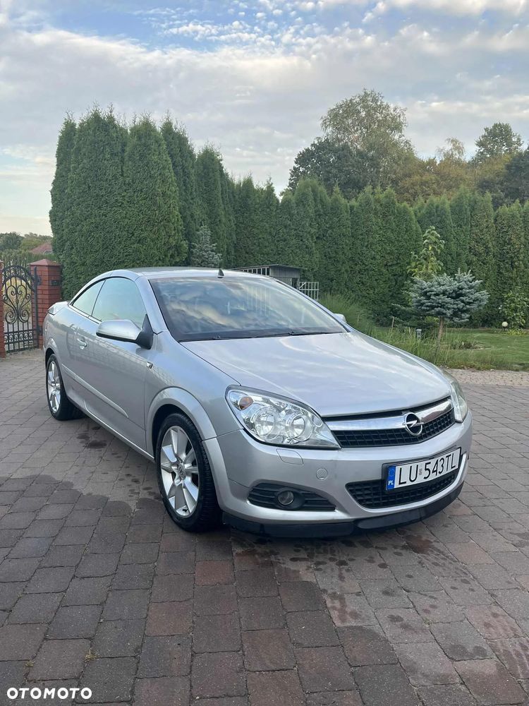 Opel Astra GTC 1.8 - 9