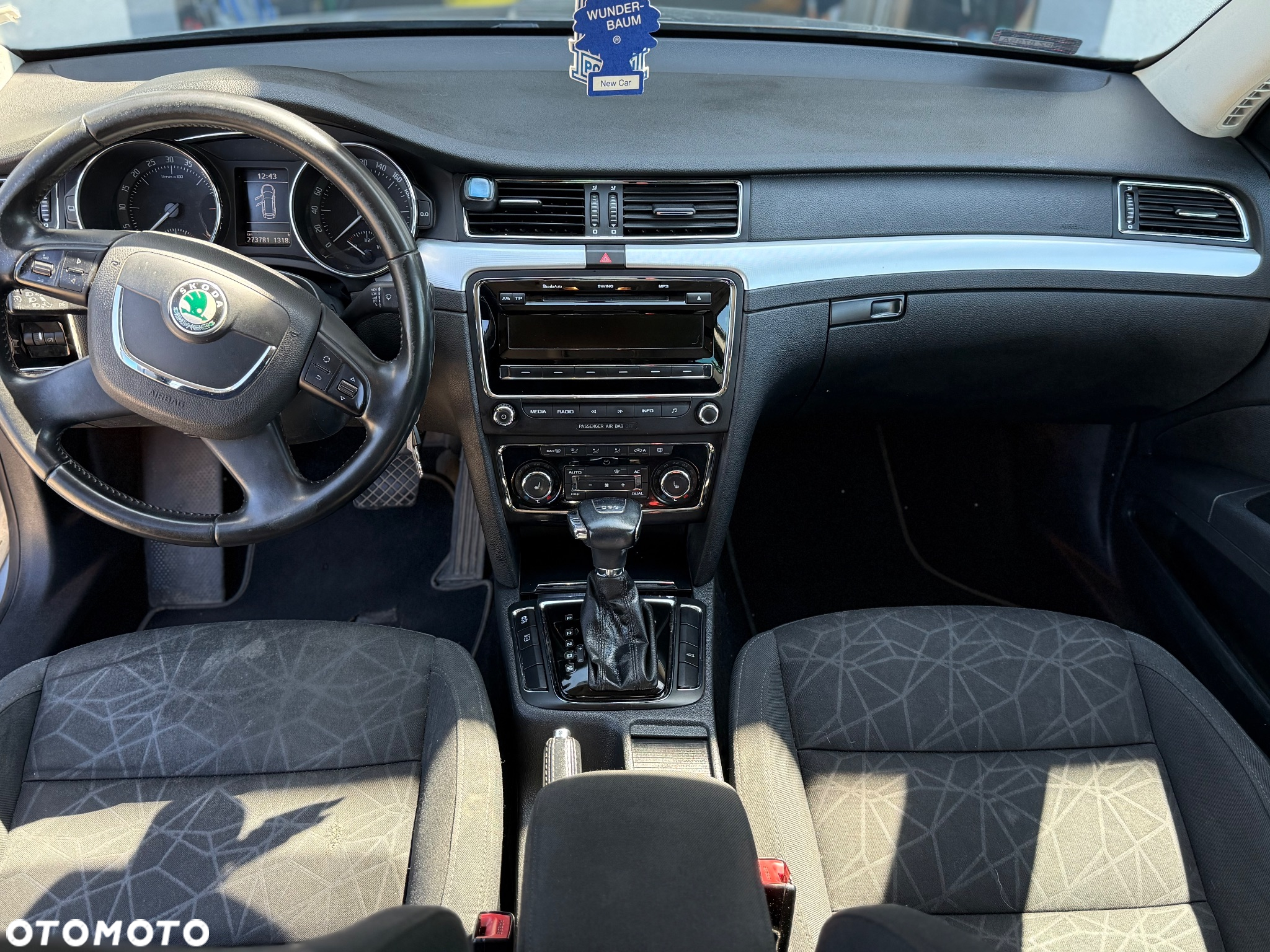 Skoda Superb 2.0 TDI Family DSG - 8
