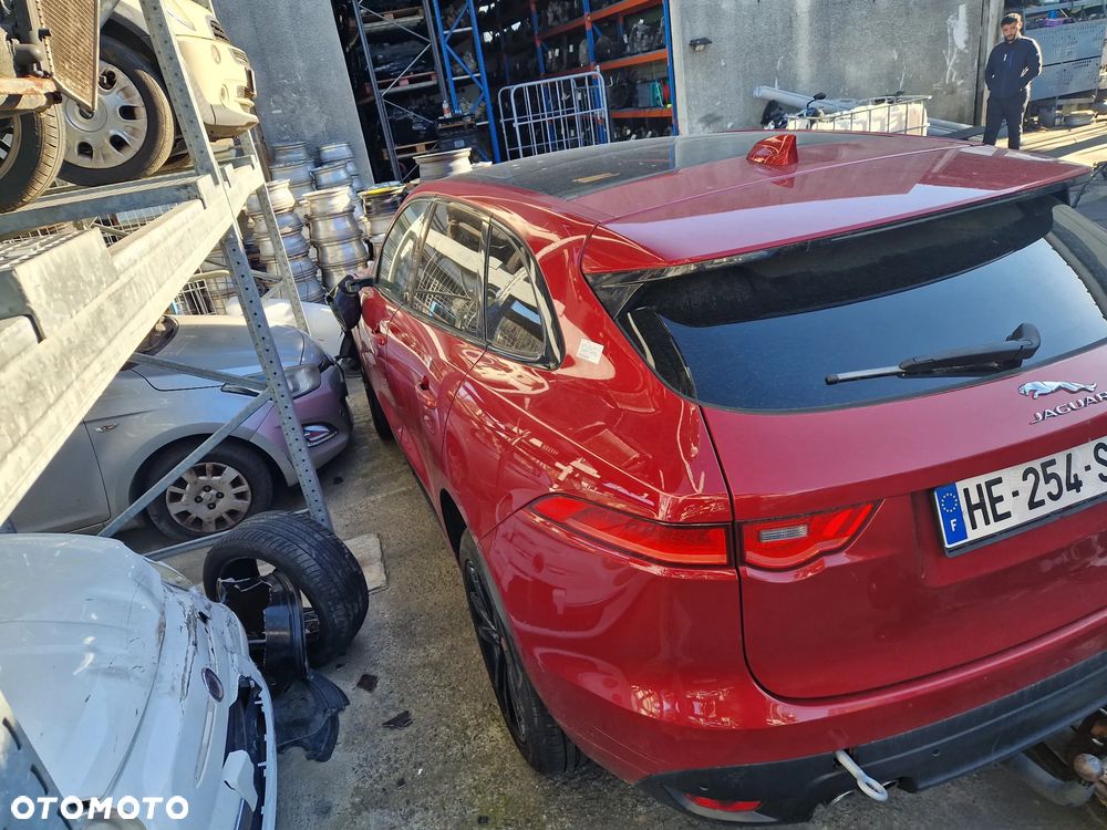 Jaguar F-Pace 20d R-Sport - 11