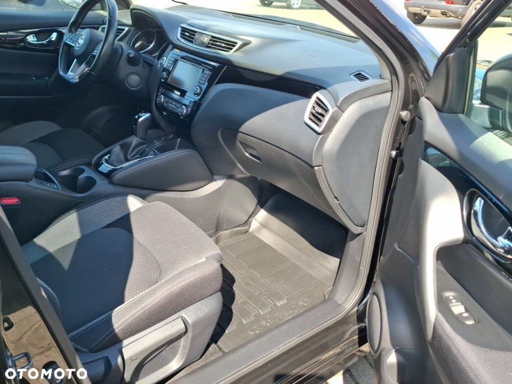 Nissan Qashqai 1.3 DIG-T N-Connecta DCT - 21